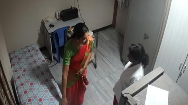 Aunty’s Nurse Apply Cream & Message On Clinic – Aunty Mallu Xxx